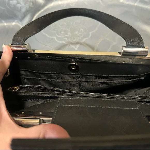 MICHAEL KORS WOMEN’S TILDA SAFFIANO LEATHER MEDIUM TOTE BLACK Used with … - Picture 5 of 16